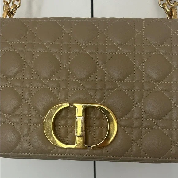 Elegant Taupe Quilted Shoulder Bag - Picture 4 of 9